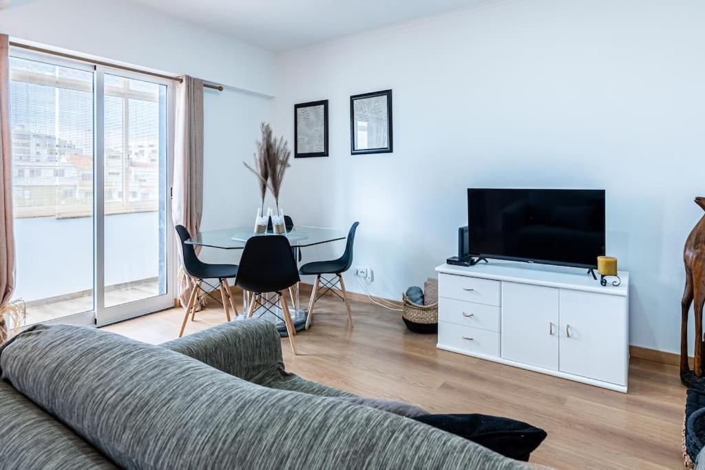 Faro Center With Ac & Wifi Apartment Exterior photo