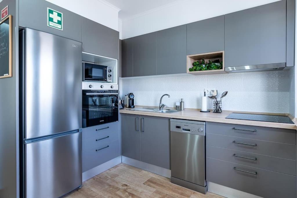 Faro Center With Ac & Wifi Apartment Exterior photo
